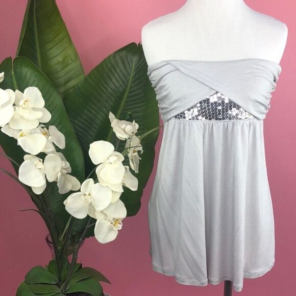 Express Strapless Silver Sequin Shimmer Flowy Top - Picture 1 of 8